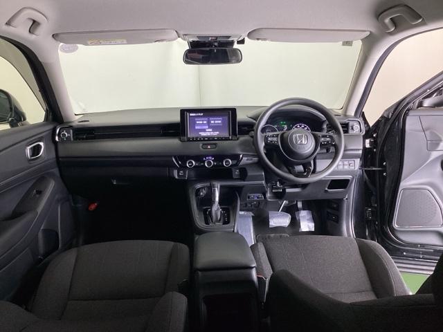 ヴェゼル ｅ：ＨＥＶＸ　ナビ　Ｒカメラ　ブルートゥース　フルセグＴＶ　前後障害物センサー　ＡＡＣ　イモビライザー　スマ－トキ－　誤発進抑制　ＰＷ　リアカメラ　クルコン　ＥＳＣ　ＥＴＣ装備　キーフリー　ＬＥＤヘッドランプ　ＰＳ（2枚目）