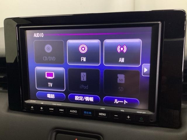 ヴェゼル ｅ：ＨＥＶＸ　ナビ　Ｒカメラ　ブルートゥース　フルセグＴＶ　前後障害物センサー　ＡＡＣ　イモビライザー　スマ－トキ－　誤発進抑制　ＰＷ　リアカメラ　クルコン　ＥＳＣ　ＥＴＣ装備　キーフリー　ＬＥＤヘッドランプ　ＰＳ（11枚目）