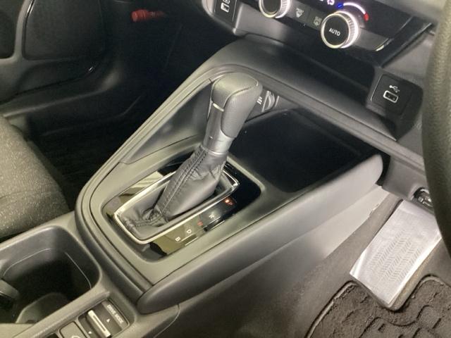 ヴェゼル ｅ：ＨＥＶＸ　ナビ　Ｒカメラ　ブルートゥース　フルセグＴＶ　前後障害物センサー　ＡＡＣ　イモビライザー　スマ－トキ－　誤発進抑制　ＰＷ　リアカメラ　クルコン　ＥＳＣ　ＥＴＣ装備　キーフリー　ＬＥＤヘッドランプ　ＰＳ（19枚目）