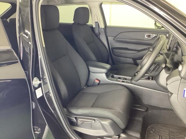 ヴェゼル ｅ：ＨＥＶＸ　ナビ　Ｒカメラ　ブルートゥース　フルセグＴＶ　前後障害物センサー　ＡＡＣ　イモビライザー　スマ－トキ－　誤発進抑制　ＰＷ　リアカメラ　クルコン　ＥＳＣ　ＥＴＣ装備　キーフリー　ＬＥＤヘッドランプ　ＰＳ（21枚目）