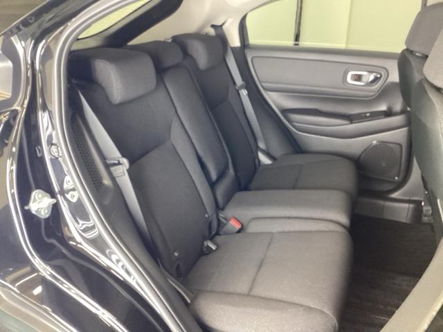 ヴェゼル ｅ：ＨＥＶＸ　ナビ　Ｒカメラ　ブルートゥース　フルセグＴＶ　前後障害物センサー　ＡＡＣ　イモビライザー　スマ－トキ－　誤発進抑制　ＰＷ　リアカメラ　クルコン　ＥＳＣ　ＥＴＣ装備　キーフリー　ＬＥＤヘッドランプ　ＰＳ（22枚目）