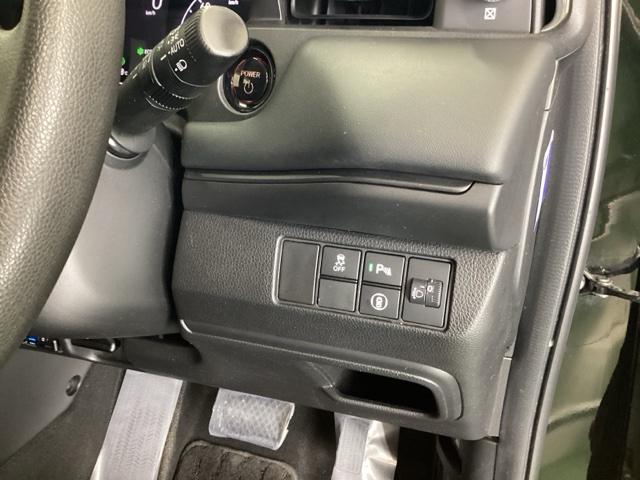 ヴェゼル ｅ：ＨＥＶＸ　ナビ　Ｒカメラ　ブルートゥース　フルセグＴＶ　前後障害物センサー　ＡＡＣ　イモビライザー　スマ－トキ－　誤発進抑制　ＰＷ　リアカメラ　クルコン　ＥＳＣ　ＥＴＣ装備　キーフリー　ＬＥＤヘッドランプ　ＰＳ（25枚目）