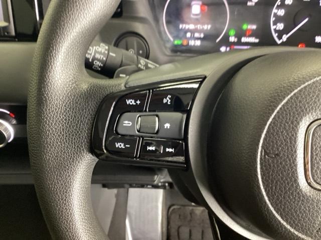 ヴェゼル ｅ：ＨＥＶＸ　ナビ　Ｒカメラ　ブルートゥース　フルセグＴＶ　前後障害物センサー　ＡＡＣ　イモビライザー　スマ－トキ－　誤発進抑制　ＰＷ　リアカメラ　クルコン　ＥＳＣ　ＥＴＣ装備　キーフリー　ＬＥＤヘッドランプ　ＰＳ（49枚目）