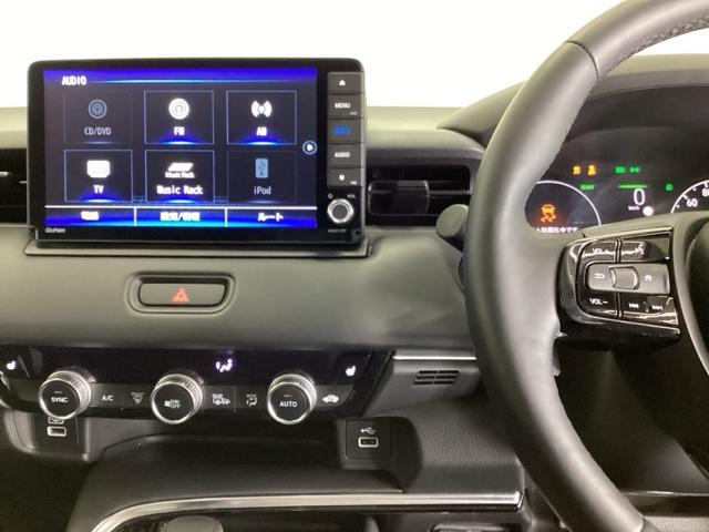 ヴェゼル ｅ：ＨＥＶＺ　ドラレコ　ナビ　Ｒカメラ　ブルートゥース　衝突回避支援ブレーキ機能　スマキ　Ｐトランク　フルオートエアコン　Ｄレコ　エアバッグ　両席エアバック　パワーウィンドウ　ＬＥＤランプ　ソナー　クルーズＣ（3枚目）