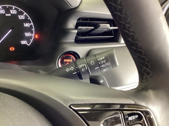 ヴェゼル ｅ：ＨＥＶＺ　ドラレコ　ナビ　Ｒカメラ　ブルートゥース　衝突回避支援ブレーキ機能　スマキ　Ｐトランク　フルオートエアコン　Ｄレコ　エアバッグ　両席エアバック　パワーウィンドウ　ＬＥＤランプ　ソナー　クルーズＣ（28枚目）