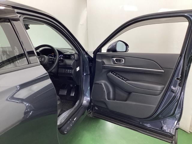 ヴェゼル ｅ：ＨＥＶＺ　ドラレコ　ナビ　Ｒカメラ　ブルートゥース　衝突回避支援ブレーキ機能　スマキ　Ｐトランク　フルオートエアコン　Ｄレコ　エアバッグ　両席エアバック　パワーウィンドウ　ＬＥＤランプ　ソナー　クルーズＣ（47枚目）