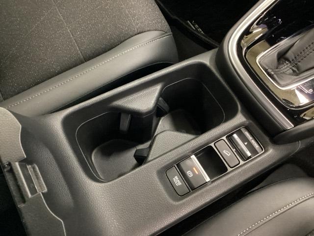 ヴェゼル ｅ：ＨＥＶＺ　ドラレコ　ナビ　Ｒカメラ　ブルートゥース　衝突回避支援ブレーキ機能　スマキ　Ｐトランク　フルオートエアコン　Ｄレコ　エアバッグ　両席エアバック　パワーウィンドウ　ＬＥＤランプ　ソナー　クルーズＣ（49枚目）