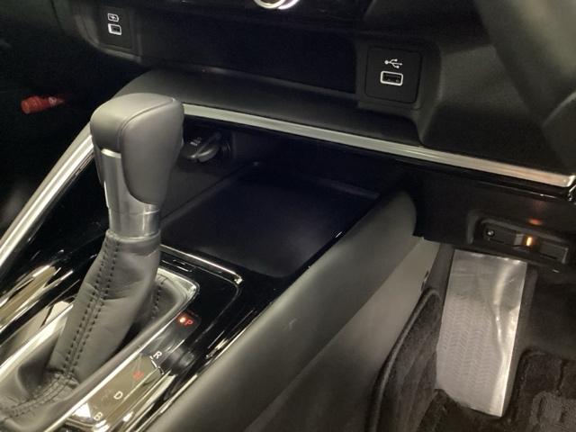 ヴェゼル ｅ：ＨＥＶＺ　ドラレコ　ナビ　Ｒカメラ　ブルートゥース　衝突回避支援ブレーキ機能　スマキ　Ｐトランク　フルオートエアコン　Ｄレコ　エアバッグ　両席エアバック　パワーウィンドウ　ＬＥＤランプ　ソナー　クルーズＣ（50枚目）