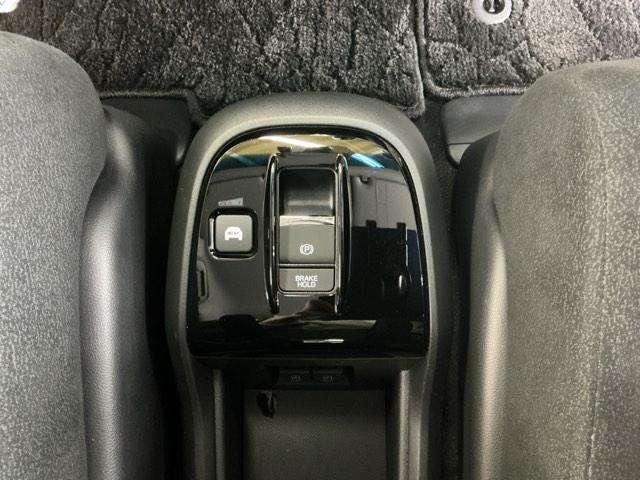 ステップワゴンスパーダ スパーダハイブリッドＧホンダセンシング　ドラレコ　ナビ　Ｒカメラ　ブルートゥース　ＣＭＢＳ　リヤカメラ　スマキー　Ａストップ　ＥＳＣ　ＵＳＢ入力　両側自動ドア　オートエアコン　カーテンエアバッグ　ＬＥＤヘッドライト　クルーズコントロール（16枚目）