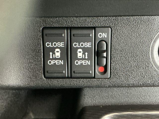 ステップワゴンスパーダ スパーダハイブリッドＧホンダセンシング　ドラレコ　ナビ　Ｒカメラ　ブルートゥース　ＣＭＢＳ　リヤカメラ　スマキー　Ａストップ　ＥＳＣ　ＵＳＢ入力　両側自動ドア　オートエアコン　カーテンエアバッグ　ＬＥＤヘッドライト　クルーズコントロール（25枚目）