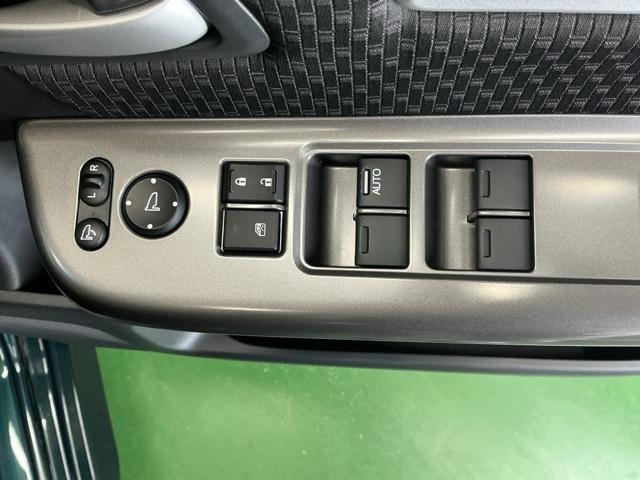 ステップワゴンスパーダ スパーダハイブリッドＧホンダセンシング　ドラレコ　ナビ　Ｒカメラ　ブルートゥース　ＣＭＢＳ　リヤカメラ　スマキー　Ａストップ　ＥＳＣ　ＵＳＢ入力　両側自動ドア　オートエアコン　カーテンエアバッグ　ＬＥＤヘッドライト　クルーズコントロール（56枚目）