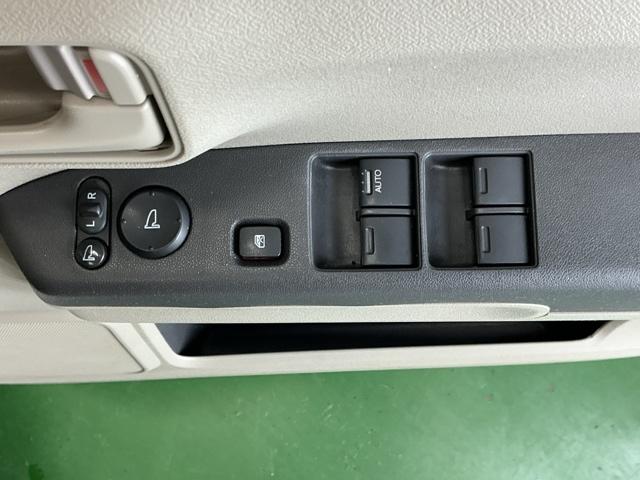 ライフ Ｇ　バックモニター＋ＡＭ／ＦＭチューナー付ＣＤプレーヤー　両席エアバッグ　キーレス付き　Ｒカメ　ベンチ　前席パワーウィンドウ　運転席エアバック　ＡＢＳ　パワーステアリング　オートエアコン（54枚目）