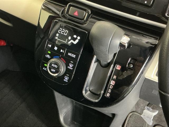 ムーヴキャンバス ＸブラックインテリアリミテッドＳＡＩＩＩ　ナビ　Ｒカメラ　ブルートゥース　フルセグ　セキュリティアラーム　地デジ　サイドエアバック　横滑り防止装置　オートエアコン　両側パワースライドドア　ベンチシート　アイドリングストップ　キーフリー　ＡＢＳ（14枚目）