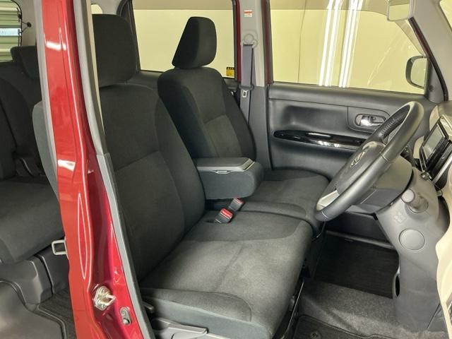 ムーヴキャンバス ＸブラックインテリアリミテッドＳＡＩＩＩ　ナビ　Ｒカメラ　ブルートゥース　フルセグ　セキュリティアラーム　地デジ　サイドエアバック　横滑り防止装置　オートエアコン　両側パワースライドドア　ベンチシート　アイドリングストップ　キーフリー　ＡＢＳ（16枚目）