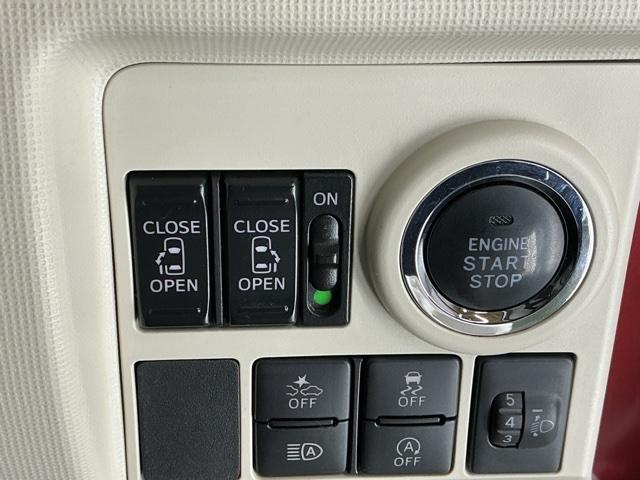 ムーヴキャンバス ＸブラックインテリアリミテッドＳＡＩＩＩ　ナビ　Ｒカメラ　ブルートゥース　フルセグ　セキュリティアラーム　地デジ　サイドエアバック　横滑り防止装置　オートエアコン　両側パワースライドドア　ベンチシート　アイドリングストップ　キーフリー　ＡＢＳ（20枚目）