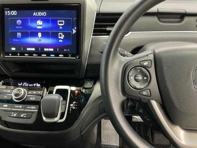 フリードハイブリッド ハイブリッド・Ｇブラックスタイル　ドラレコ　ナビ　Ｒカメラ　ブルートゥース　Ｗ電動ドア　衝突軽減ブレーキ　オートクルーズコントロール　ドライブレコーダー　シートヒータ　盗難防止装置　キーフリー　３列シート　ＬＥＤヘッドランプ　フルセグ（3枚目）