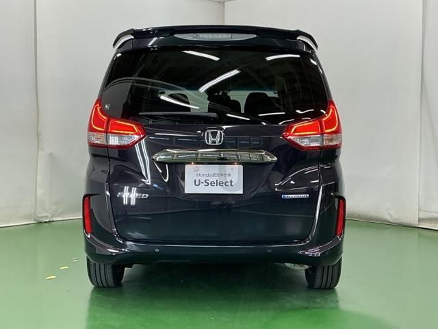 フリードハイブリッド ハイブリッド・Ｇブラックスタイル　ドラレコ　ナビ　Ｒカメラ　ブルートゥース　Ｗ電動ドア　衝突軽減ブレーキ　オートクルーズコントロール　ドライブレコーダー　シートヒータ　盗難防止装置　キーフリー　３列シート　ＬＥＤヘッドランプ　フルセグ（9枚目）
