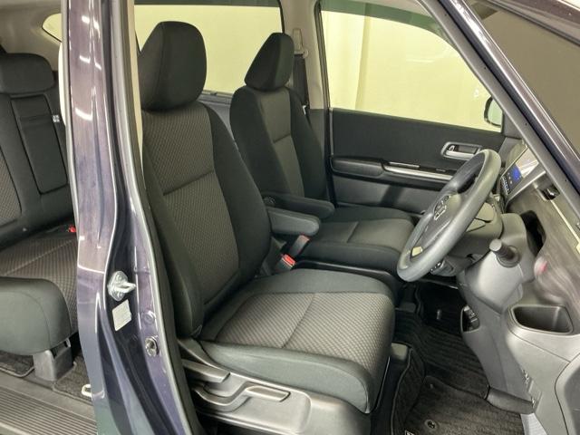 フリードハイブリッド ハイブリッド・Ｇブラックスタイル　ドラレコ　ナビ　Ｒカメラ　ブルートゥース　Ｗ電動ドア　衝突軽減ブレーキ　オートクルーズコントロール　ドライブレコーダー　シートヒータ　盗難防止装置　キーフリー　３列シート　ＬＥＤヘッドランプ　フルセグ（22枚目）