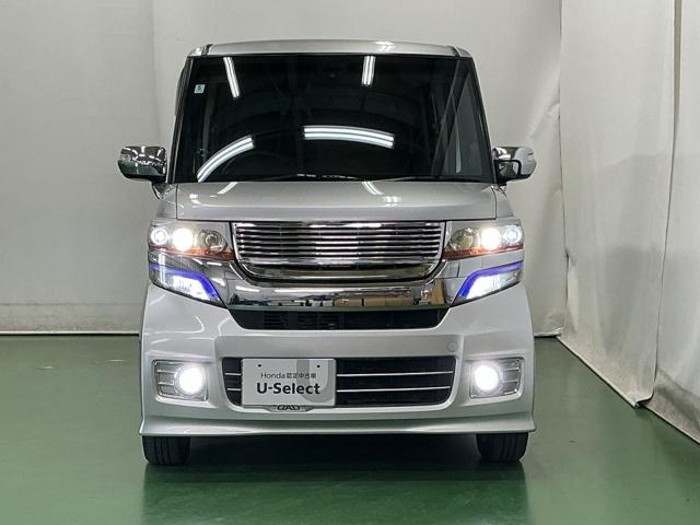 Ｎ－ＢＯＸカスタム Ｇ・Ａパッケージ　ナビ　Ｒカメラ　ブルートゥース　フルセグ　追突被害軽減ブレーキ　ｉストップ　サイドＳＲＳ　両側電動ドア　運転席エアバッグ　横滑り防止装置付き　地デジ　パワーウインドウ　ＤＶＤ　キーレス　記録簿有り（6枚目）