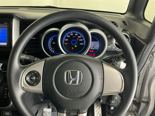 Ｎ－ＢＯＸカスタム Ｇ・Ａパッケージ　ナビ　Ｒカメラ　ブルートゥース　フルセグ　追突被害軽減ブレーキ　ｉストップ　サイドＳＲＳ　両側電動ドア　運転席エアバッグ　横滑り防止装置付き　地デジ　パワーウインドウ　ＤＶＤ　キーレス　記録簿有り（19枚目）