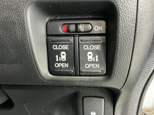 Ｎ－ＢＯＸカスタム Ｇ・Ａパッケージ　ナビ　Ｒカメラ　ブルートゥース　フルセグ　追突被害軽減ブレーキ　ｉストップ　サイドＳＲＳ　両側電動ドア　運転席エアバッグ　横滑り防止装置付き　地デジ　パワーウインドウ　ＤＶＤ　キーレス　記録簿有り（21枚目）