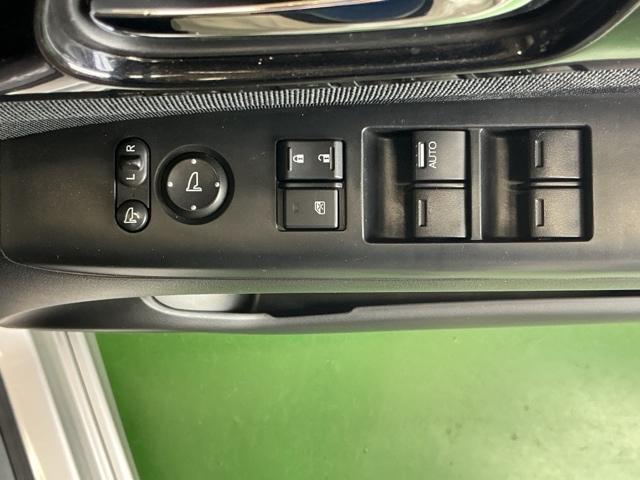 Ｎ－ＢＯＸカスタム Ｇ・Ａパッケージ　ナビ　Ｒカメラ　ブルートゥース　フルセグ　追突被害軽減ブレーキ　ｉストップ　サイドＳＲＳ　両側電動ドア　運転席エアバッグ　横滑り防止装置付き　地デジ　パワーウインドウ　ＤＶＤ　キーレス　記録簿有り（54枚目）