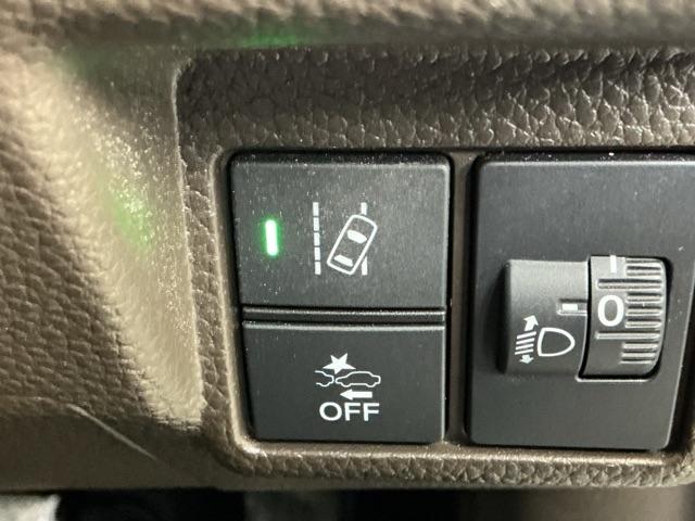 �H�O��E�}���@�\�͎Ԃ��Ԑ�����͂ݏo�������ȂƂ��ɎԐ����ɖ߂��悤�Ƀh���C�o�[�ւ��m�点���܂�