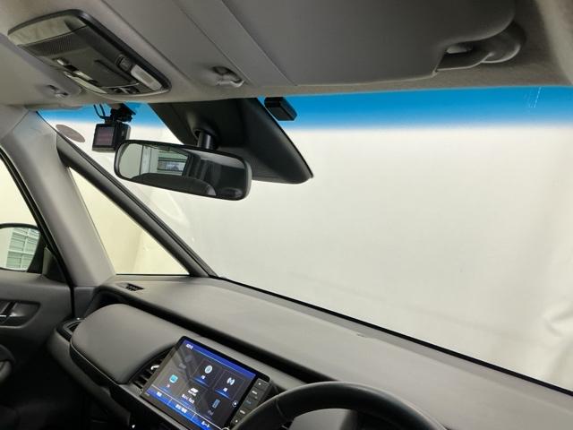 �n�[�t�V�F�C�h�t�����g�E�C���h�E�y�e�K���X��[�̐F�������z�𑕔����Ă��܂��B�L���t�����g�K���X�Ŏ��E���m�ۂ���ῂ������y���A�L�Ɩ����ł͂����Ԃ�Ⴂ�܂���