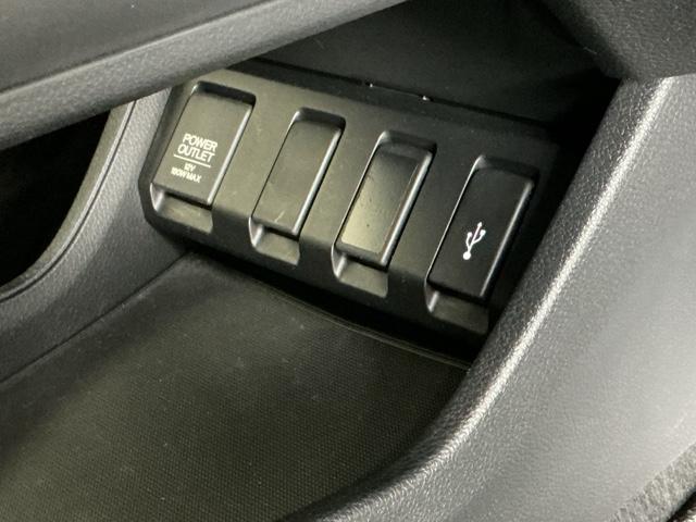 �t�r�a���͒[�q���Ă܂��B�t�r�a��������ڑ����ĉ��y�t�@�C���A�摜�t�@�C���A����t�@�C���Ȃǂ��i�r��ʂŊy���߂܂��@���ꕔ�̃f�B�X�v���C�I�[�f�B�I�A�b�c�`���[�i�[�̏ꍇ�͉��y�t�@�C���݂̂ƂȂ�܂�