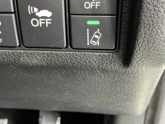 �H�O��E�}���@�\�͎Ԃ��Ԑ�����͂ݏo�������ȂƂ��ɎԐ����ɖ߂��悤�Ƀh���C�o�[�ւ��m�点���܂�