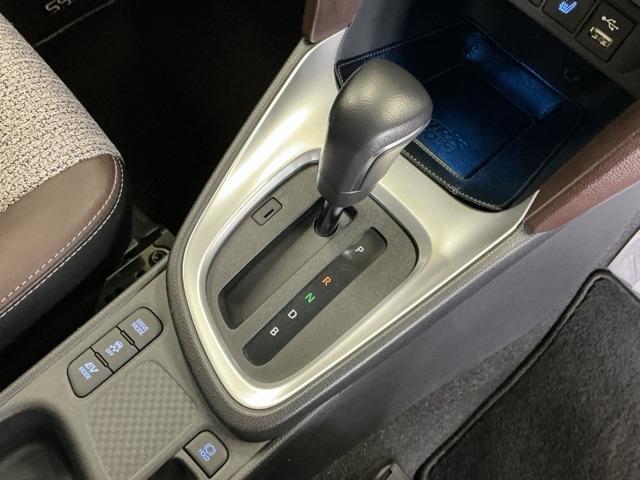 ヤリスクロス ハイブリッドＺ　ナビ　Ｒカメラ　ブルートゥース　フルセグ　インテリジェントキー　シ－トヒ－タ－　クリソナ　ＵＳＢ　ＬＥＤライト　リアカメラ　クルーズコントロール　整備記録簿　横滑り防止システム　電動シ－ト　パワステ（17枚目）