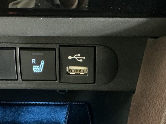 ヤリスクロス ハイブリッドＺ　ナビ　Ｒカメラ　ブルートゥース　フルセグ　インテリジェントキー　シ－トヒ－タ－　クリソナ　ＵＳＢ　ＬＥＤライト　リアカメラ　クルーズコントロール　整備記録簿　横滑り防止システム　電動シ－ト　パワステ（19枚目）