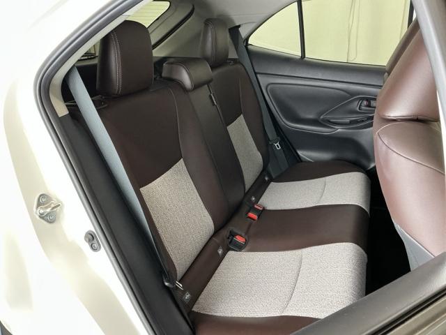 ヤリスクロス ハイブリッドＺ　ナビ　Ｒカメラ　ブルートゥース　フルセグ　インテリジェントキー　シ－トヒ－タ－　クリソナ　ＵＳＢ　ＬＥＤライト　リアカメラ　クルーズコントロール　整備記録簿　横滑り防止システム　電動シ－ト　パワステ（22枚目）