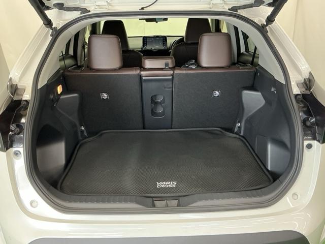 ヤリスクロス ハイブリッドＺ　ナビ　Ｒカメラ　ブルートゥース　フルセグ　インテリジェントキー　シ－トヒ－タ－　クリソナ　ＵＳＢ　ＬＥＤライト　リアカメラ　クルーズコントロール　整備記録簿　横滑り防止システム　電動シ－ト　パワステ（26枚目）