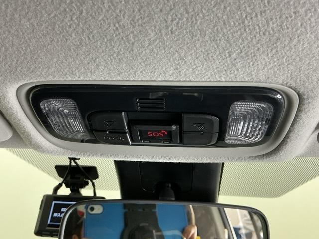 ヤリスクロス ハイブリッドＺ　ナビ　Ｒカメラ　ブルートゥース　フルセグ　インテリジェントキー　シ－トヒ－タ－　クリソナ　ＵＳＢ　ＬＥＤライト　リアカメラ　クルーズコントロール　整備記録簿　横滑り防止システム　電動シ－ト　パワステ（42枚目）