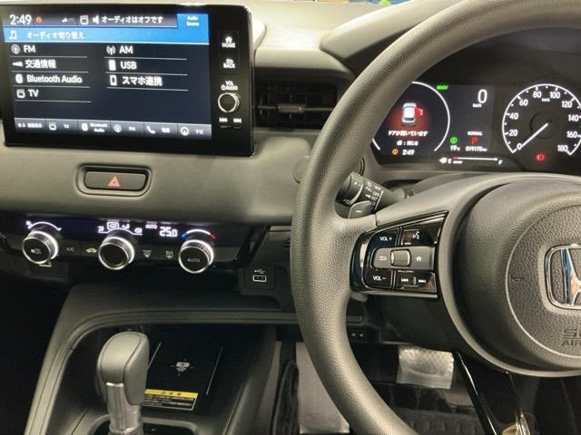 ヴェゼル ｅ：ＨＥＶＸ　ドラレコ　ナビ　Ｒカメラ　ブルートゥース　前後障害物センサー　ＡＡＣ　イモビライザー　スマ－トキ－　誤発進抑制　ＰＷ　リアカメラ　クルコン　ＥＳＣ　ＥＴＣ装備　キーフリー　ＬＥＤヘッドランプ　ＡＢＳ（3枚目）