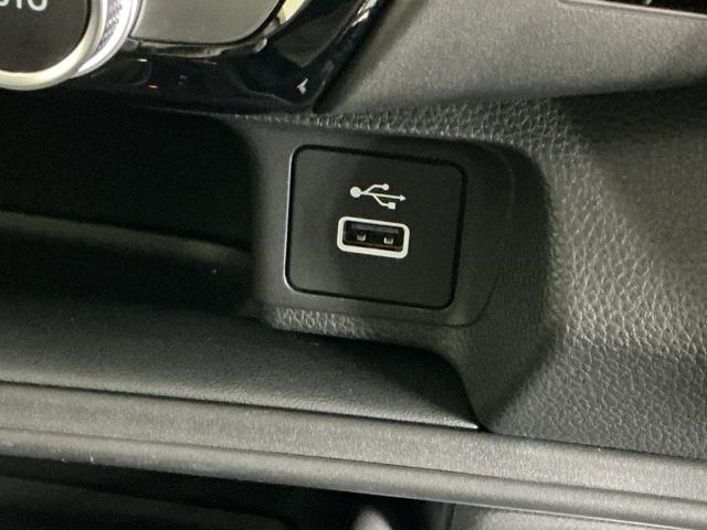 ヴェゼル ｅ：ＨＥＶＸ　ドラレコ　ナビ　Ｒカメラ　ブルートゥース　前後障害物センサー　ＡＡＣ　イモビライザー　スマ－トキ－　誤発進抑制　ＰＷ　リアカメラ　クルコン　ＥＳＣ　ＥＴＣ装備　キーフリー　ＬＥＤヘッドランプ　ＡＢＳ（19枚目）