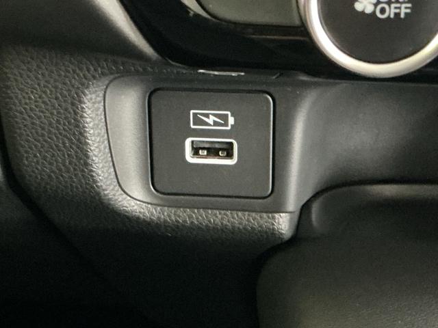 ヴェゼル ｅ：ＨＥＶＸ　ドラレコ　ナビ　Ｒカメラ　ブルートゥース　前後障害物センサー　ＡＡＣ　イモビライザー　スマ－トキ－　誤発進抑制　ＰＷ　リアカメラ　クルコン　ＥＳＣ　ＥＴＣ装備　キーフリー　ＬＥＤヘッドランプ　ＡＢＳ（20枚目）