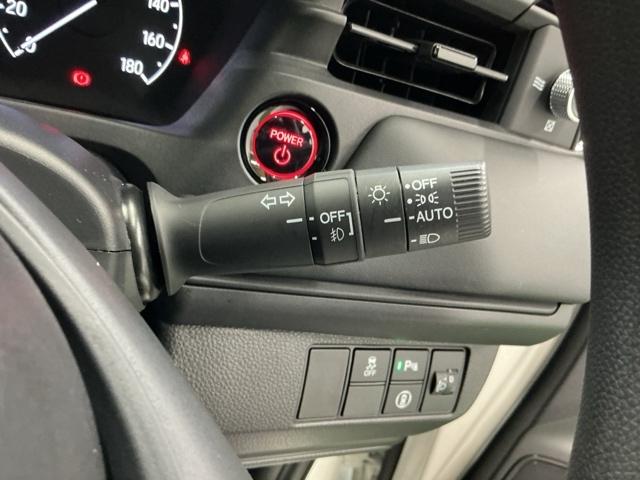 ヴェゼル ｅ：ＨＥＶＸ　ドラレコ　ナビ　Ｒカメラ　ブルートゥース　前後障害物センサー　ＡＡＣ　イモビライザー　スマ－トキ－　誤発進抑制　ＰＷ　リアカメラ　クルコン　ＥＳＣ　ＥＴＣ装備　キーフリー　ＬＥＤヘッドランプ　ＡＢＳ（27枚目）