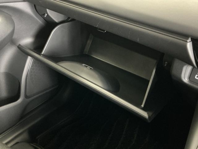 ヴェゼル ｅ：ＨＥＶＸ　ドラレコ　ナビ　Ｒカメラ　ブルートゥース　前後障害物センサー　ＡＡＣ　イモビライザー　スマ－トキ－　誤発進抑制　ＰＷ　リアカメラ　クルコン　ＥＳＣ　ＥＴＣ装備　キーフリー　ＬＥＤヘッドランプ　ＡＢＳ（52枚目）