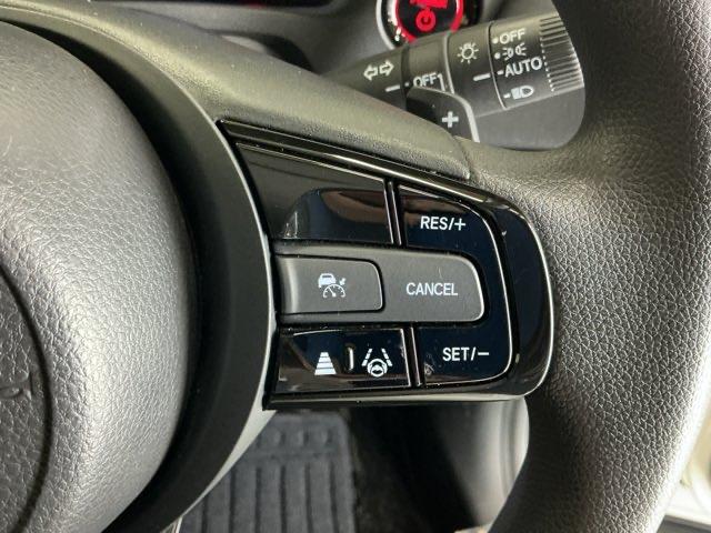 ヴェゼル ｅ：ＨＥＶＸ　ドラレコ　ナビ　Ｒカメラ　ブルートゥース　前後障害物センサー　ＡＡＣ　イモビライザー　スマ－トキ－　誤発進抑制　ＰＷ　リアカメラ　クルコン　ＥＳＣ　ＥＴＣ装備　キーフリー　ＬＥＤヘッドランプ　ＡＢＳ（60枚目）