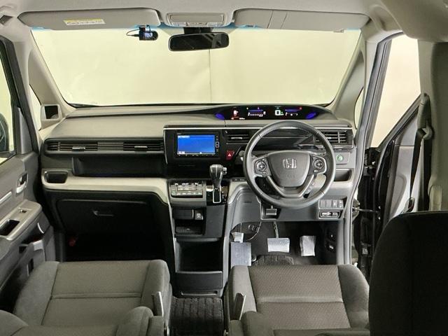 ステップワゴンスパーダ スパーダホンダセンシング　ナビ　Ｒカメラ　ブルートゥース　フルセグ　盗難防止　助手席エアバッグ　Ｗパワスラ　記録簿有　地デジ　ＬＥＤライト　横滑り防止システム　オートエアコン　リアカメラ　ＵＳＢ　三列シート　アイドリングＳ（2枚目）