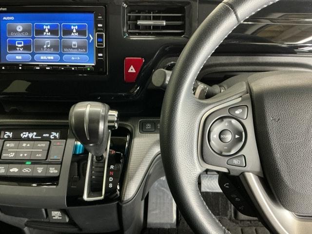 ステップワゴンスパーダ スパーダホンダセンシング　ナビ　Ｒカメラ　ブルートゥース　フルセグ　盗難防止　助手席エアバッグ　Ｗパワスラ　記録簿有　地デジ　ＬＥＤライト　横滑り防止システム　オートエアコン　リアカメラ　ＵＳＢ　三列シート　アイドリングＳ（3枚目）