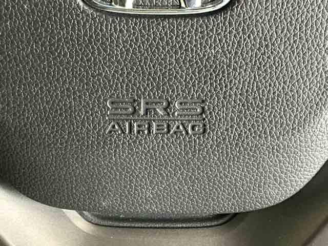 ステップワゴンスパーダ スパーダホンダセンシング　ナビ　Ｒカメラ　ブルートゥース　フルセグ　盗難防止　助手席エアバッグ　Ｗパワスラ　記録簿有　地デジ　ＬＥＤライト　横滑り防止システム　オートエアコン　リアカメラ　ＵＳＢ　三列シート　アイドリングＳ（52枚目）