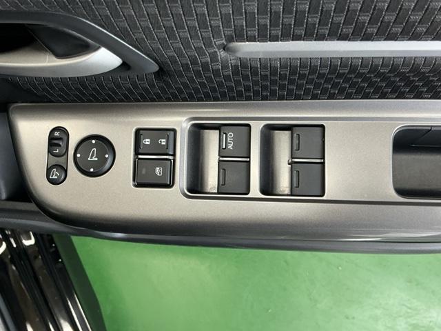 ステップワゴンスパーダ スパーダホンダセンシング　ナビ　Ｒカメラ　ブルートゥース　フルセグ　盗難防止　助手席エアバッグ　Ｗパワスラ　記録簿有　地デジ　ＬＥＤライト　横滑り防止システム　オートエアコン　リアカメラ　ＵＳＢ　三列シート　アイドリングＳ（53枚目）