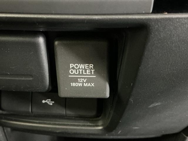 ステップワゴンスパーダ スパーダホンダセンシング　ナビ　Ｒカメラ　ブルートゥース　フルセグ　盗難防止　助手席エアバッグ　Ｗパワスラ　記録簿有　地デジ　ＬＥＤライト　横滑り防止システム　オートエアコン　リアカメラ　ＵＳＢ　三列シート　アイドリングＳ（54枚目）