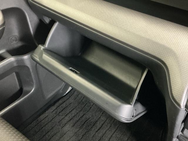 ステップワゴンスパーダ スパーダホンダセンシング　ナビ　Ｒカメラ　ブルートゥース　フルセグ　盗難防止　助手席エアバッグ　Ｗパワスラ　記録簿有　地デジ　ＬＥＤライト　横滑り防止システム　オートエアコン　リアカメラ　ＵＳＢ　三列シート　アイドリングＳ（57枚目）