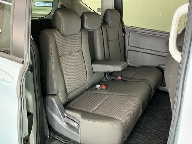 �t���b�g�ȏ��ƕG���⓪��X�y�[�X�ȂǏ\���ȍL��������܂�