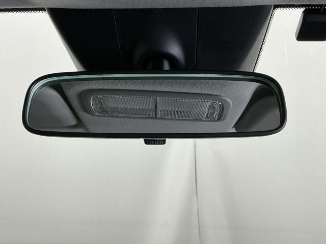 フィット e:HEVベーシック LEDヘッドライト CD ETC Aライト Aストップ 整備記録簿 ESC LEDライト カーテンエアバック スマキー パワーステアリング 盗難防止装置 エアバッグ Wエアバッグ パワーウインドウ(59枚目)