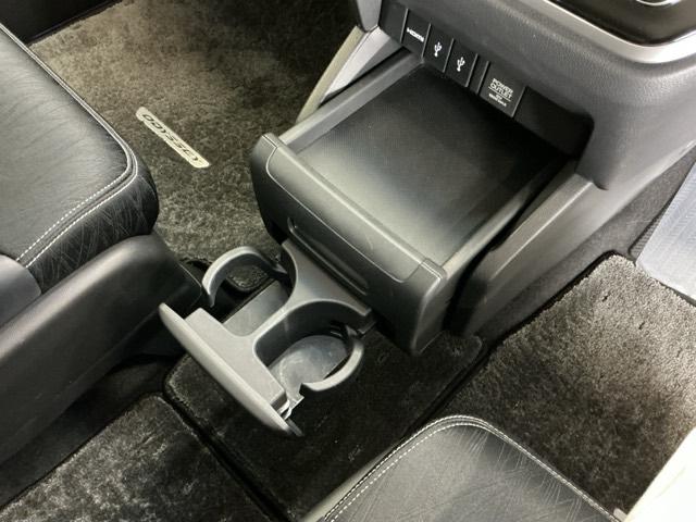 オデッセイ アブソルート・Xホンダセンシングアドバンスドパッケジ ナビ Rカメラ ブルートゥース フルセグ 電動シート 横滑り防止装置 エアバッグ エアコン USBポート 衝突軽減システム LEDランプ Pアシスト 3列シート スマキー クルコン ABS ETC付(16枚目)